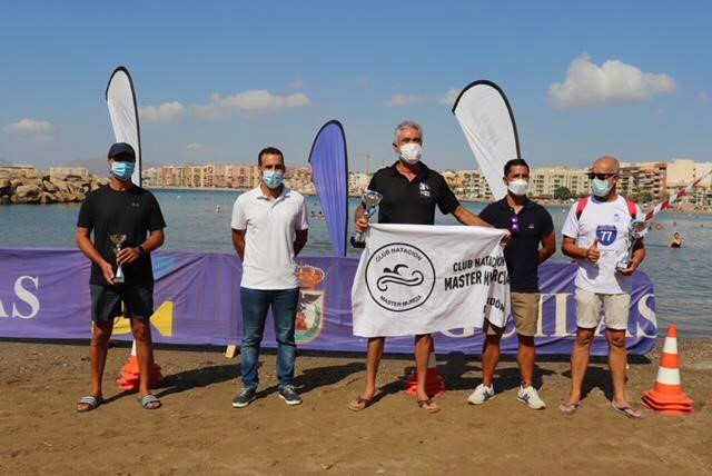  Éxito de participación en la tradicional Travesía a Nado Playa de Poniente de Águilas