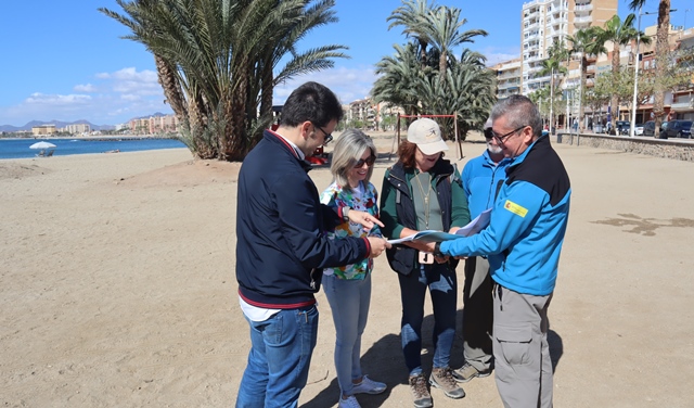 Las playas urbanas de Águilas contarán con nuevos lavapiés y pasarelas