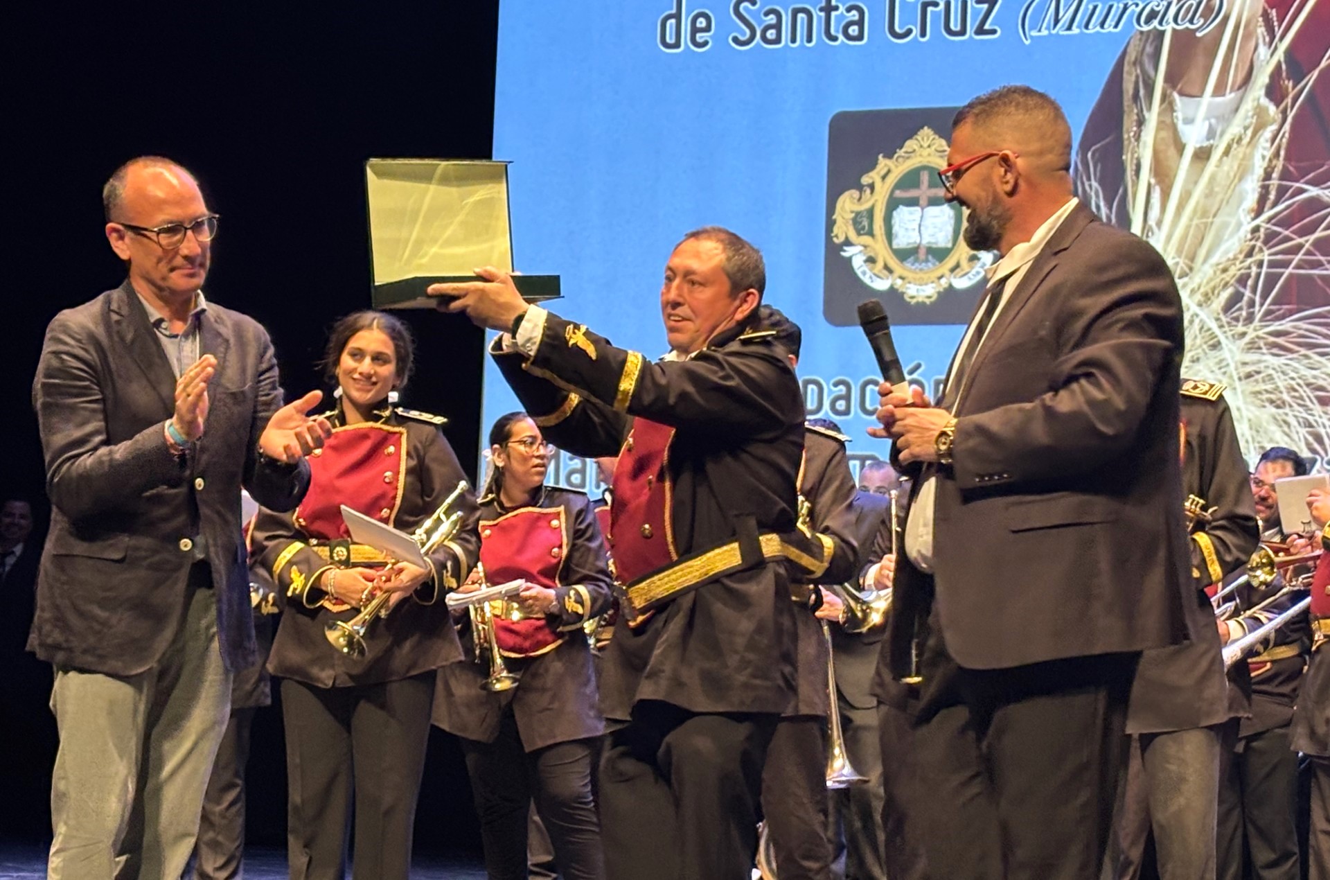 La IV edición del certamen “Olor a incienso” vuelve a llenar de público el auditorio de Águilas