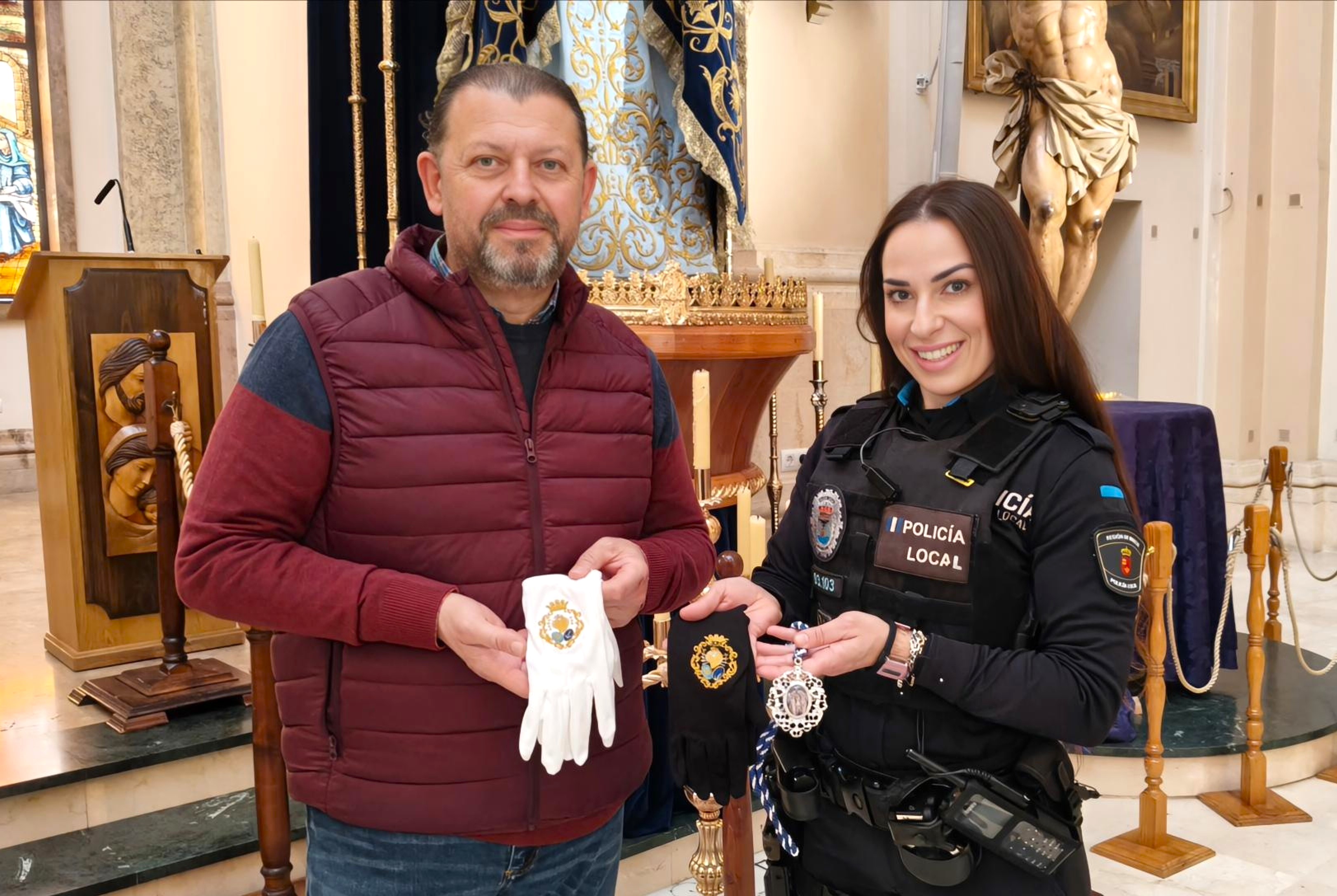 La agente Isabel Sánchez se convertirá en la primera mujer escolta de la Patrona de Águilas