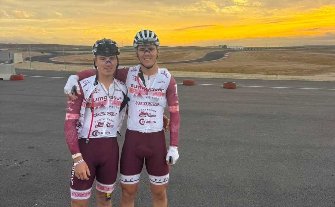 El aguileño Daniel Martínez Cazorla gana por tercer año la categoría sub-23 de la Titan Desert Almería