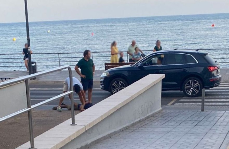 La rápida intervención de dos policías fuera de servicio permite la detención en Águilas de un hombre como supuesto autor de un delito de hurto