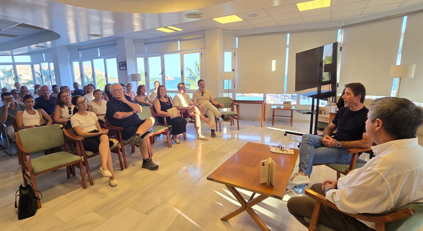 Miguel Ángel Ruiz Parra presenta en Águilas su libro ‘Diario de Cabo Cope’