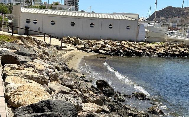 El PP solicita que se regenere el tramo de la Playa de Levante junto al Club Náutico