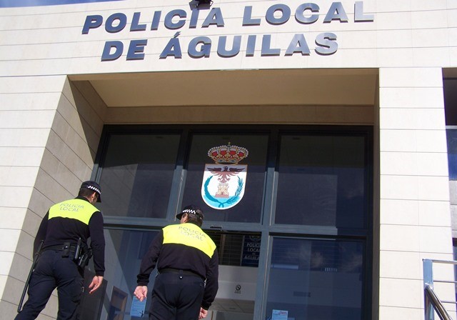 Tratamiento de desinfección en las instalaciones de Policía Local y Protección Civil de Águilas