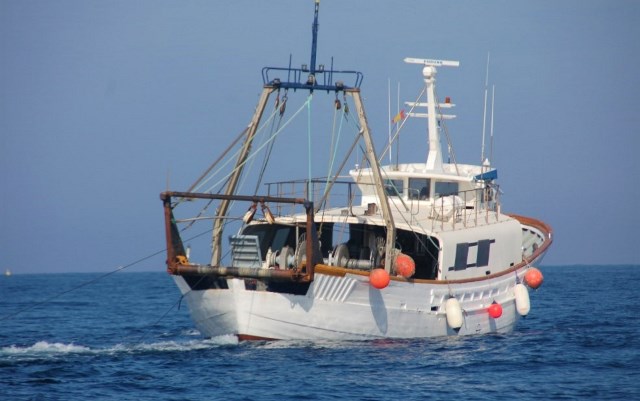 Los pescadores que no puedan faenar podrán acogerse a ayudas similares a las que se ofrecen durante el paro biológico 