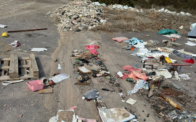 Nuevas sanciones de Policía Local por depositar gran cantidad de residuos en un solar de Águilas