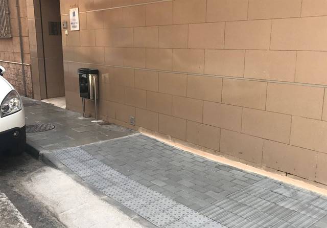 Trabajos de mejora de la accesibilidad y transitabilidad en la zona comercial del centro de Águilas 