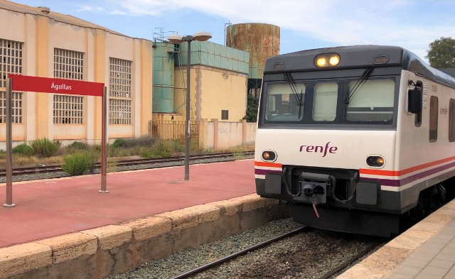 la Asociación de Amigos del Ferrocarril denuncia “la espera infinita del tren en Águilas”