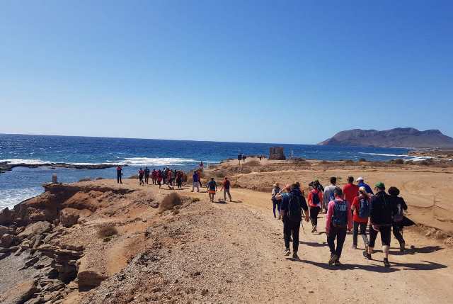 Arrancan las Fiestas del Agricultor con una ruta senderista por Marina de Cope