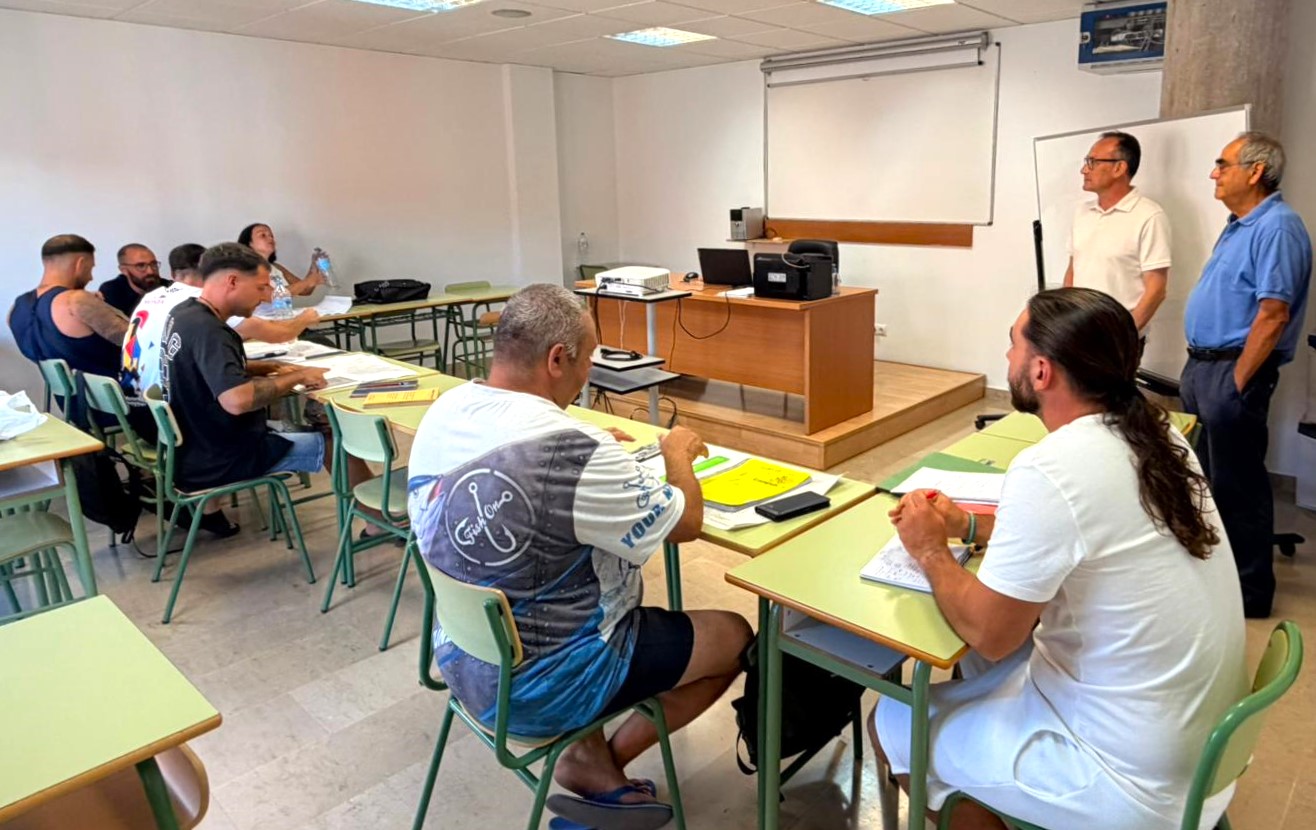 El Ayuntamiento de Águilas impulsa la formación especializada para fortalecer el sector pesquero y náutico local
