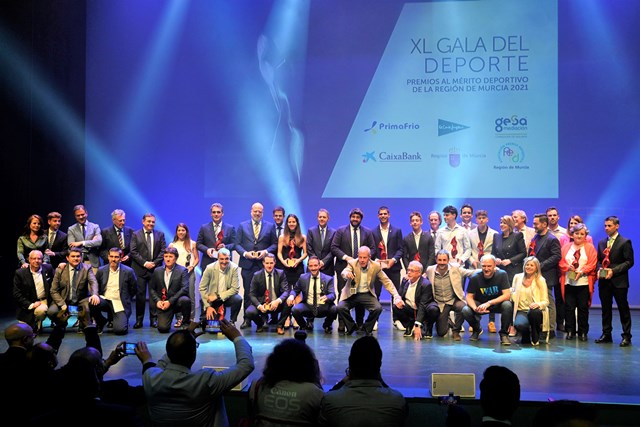 El aguileño Vicente Sánchez recibió anoche el premio al mérito deportivo de la Región de Murcia