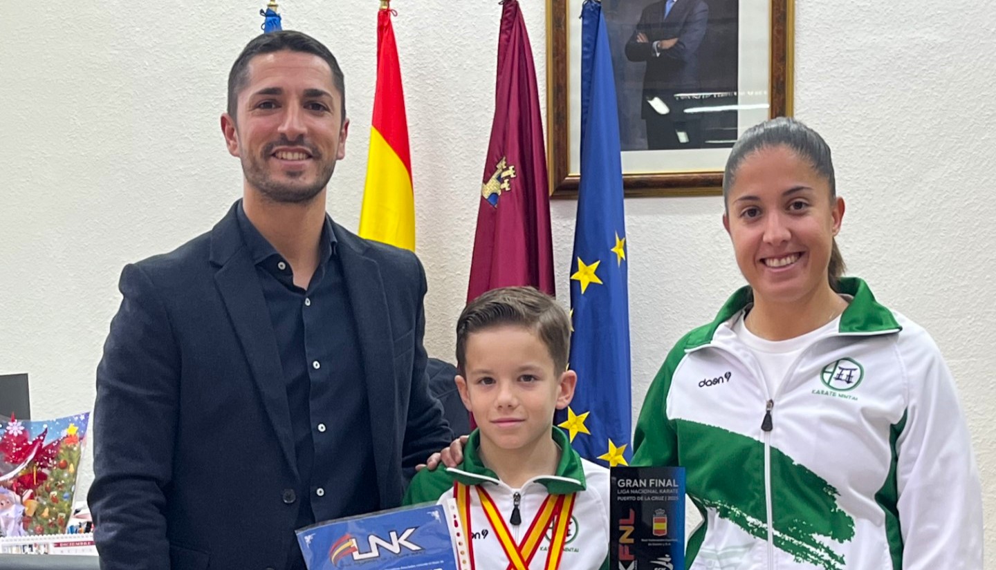 Recepción oficial al joven karateka Jorge Piñero Gálvez tras proclamarse número 1 del ranking nacional en su categoría