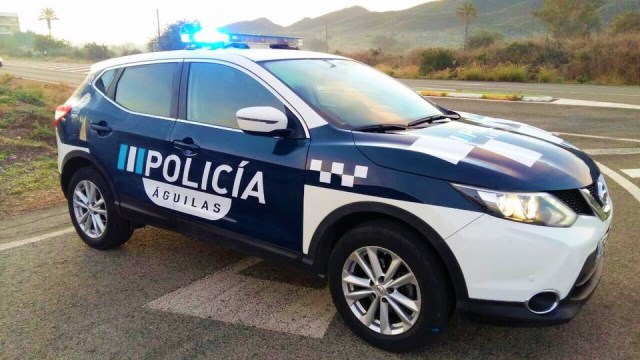 Policía Local de Águilas detiene a un hombre tras ocasionar lesiones a la encargada de un establecimiento en un intento de robo  