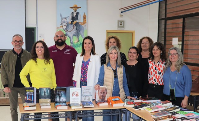 El IES Carlos III organiza una Feria del Libro para sus alumnos