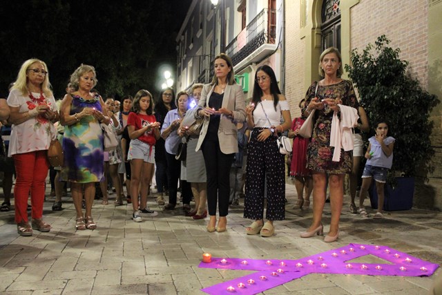 Águilas se suma a la ‘Noche Violeta’ contra la violencia machista 