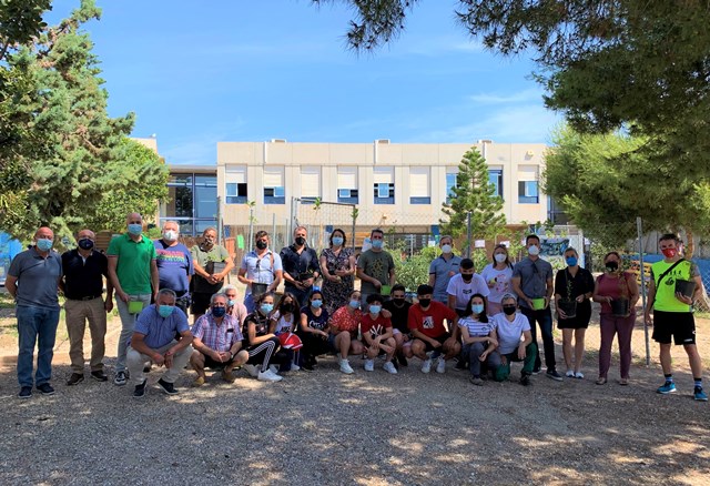 Educación Medioambiental dona ejemplares del Manzano de la Cuesta de Gos a los centros educativos con huerto escolar conveniado