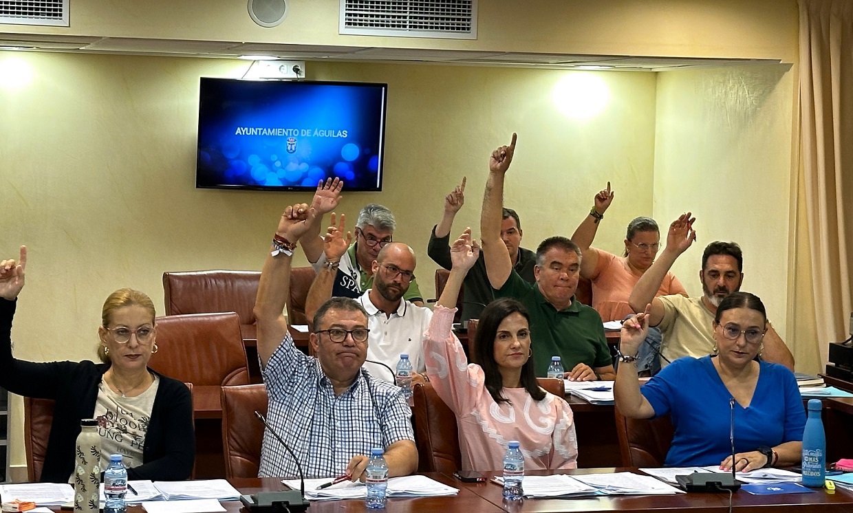 El PP lamenta que el Gobierno de Águilas “se oponga a remodelar la plaza Juan Soler y a colocar la bandera de España en el balcón del ayuntamiento el Día de la Hispanidad”