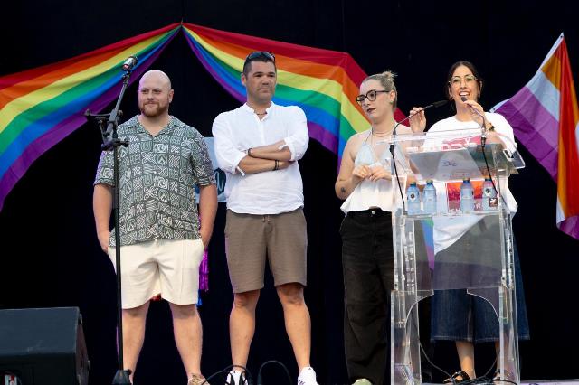 Águilas celebra el Día Internacional del Orgullo bajo el lema “Pa´gustos, colores”