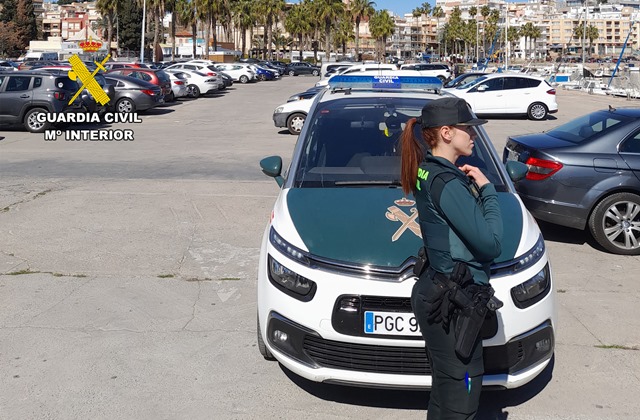 La Guardia Civil pone a disposición judicial al presunto autor de una serie de robos en vehículos durante el Carnaval de Águilas