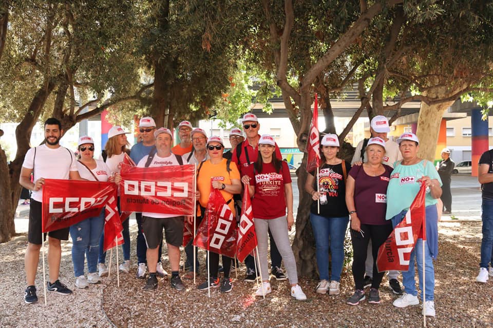 Candidatos de la coalición aguileña de IU-Verdes y Podemos participan en la marcha por los derechos laborales de la Región de Murcia