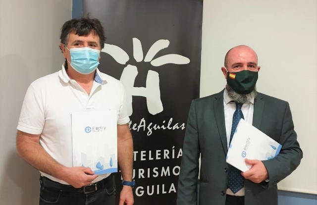 Hosteáguilas y Electry consulting firman un acuerdo de colaboración  