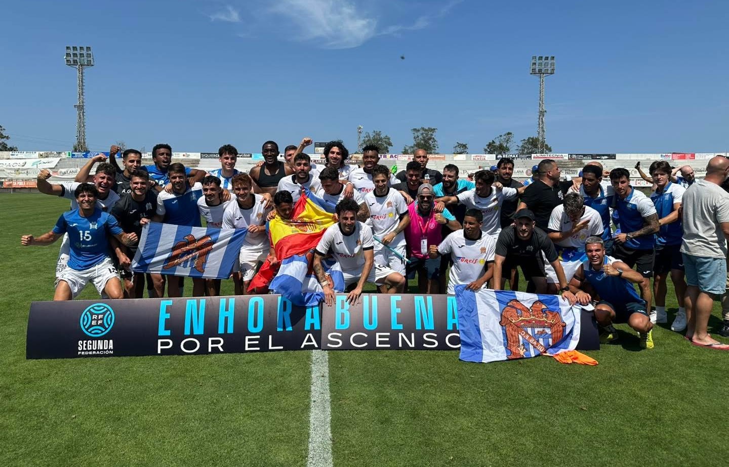 El Águilas asciende a Primera RFEF en los penaltis, tras firmar un partido épico en el que jugó con diez más de 100 minutos