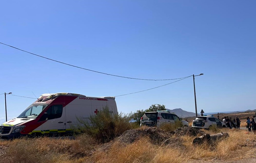 Medio centenar de inmigrantes han tomado tierra esta mañana en la zona de Cope