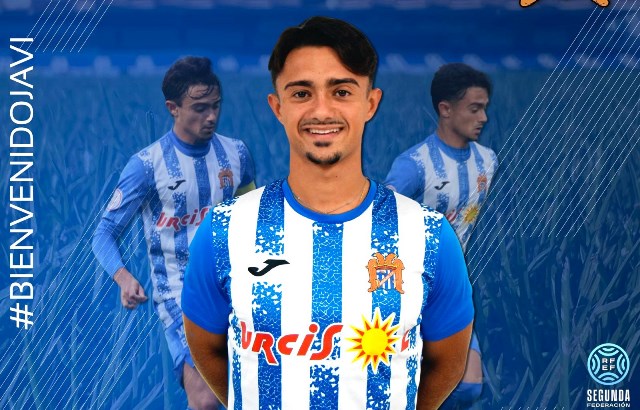 El aguileño Javi Soto renueva y sube al primer equipo