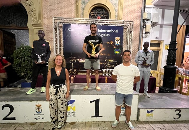 Joan Chepleting y Abdelali Razyn se imponen en la XL Carrera Nocturna Alcaldesa de Águilas