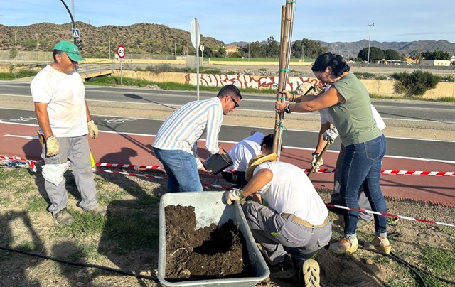 El Ayuntamiento de Águilas contrata a 27 desempleados a través del programa experiencial “Nueva vida para la antigua escombrera municipal y su entorno, Fase III”