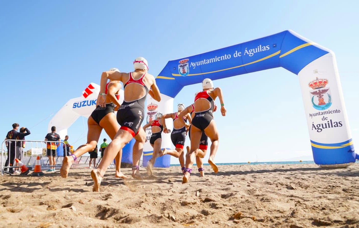 Águilas refuerza su apuesta por el turismo deportivo con nuevo equipamiento para playas