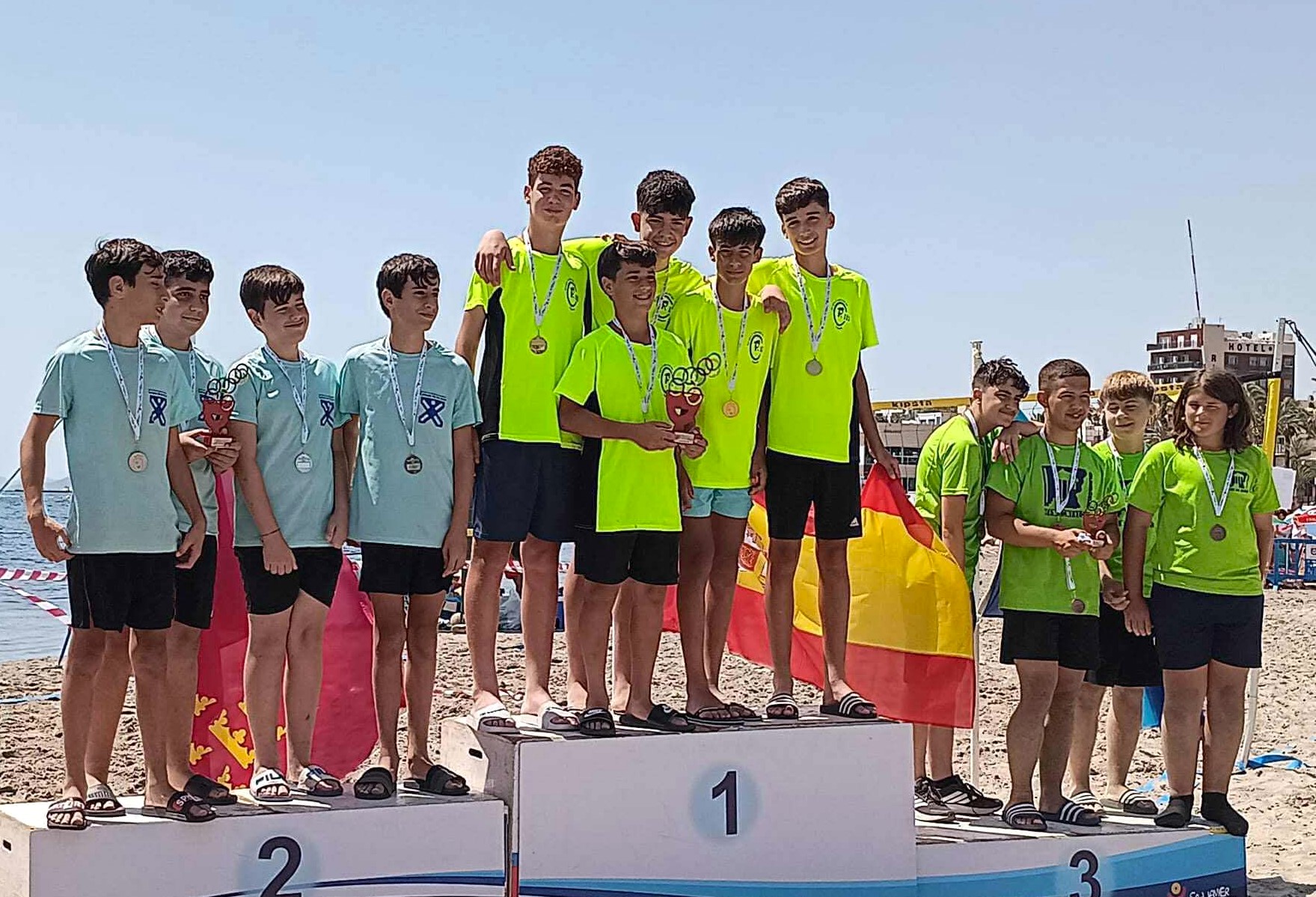 Gran actuación del IES Rey Carlos III en el Campeonato Regional de Vóley Playa