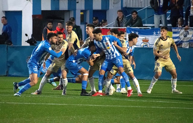 El Águilas suma ante el Recreativo un punto de mucho mérito para reforzar el liderato y abrir hueco con sus perseguidores