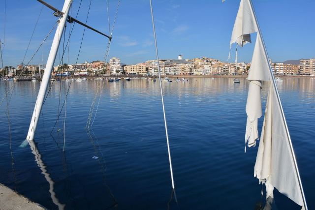 El velero de 30 metros 'Penélope' se hunde en el Puerto de Águilas