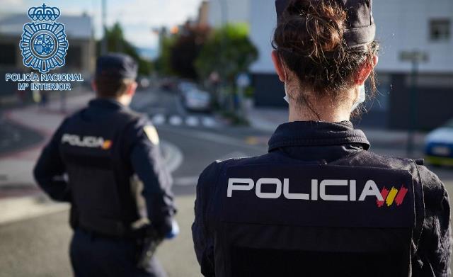 Policía Nacional detiene en Águilas a dos personas que se dedicaban a contratar líneas en una compañía telefónica haciéndose pasar por otras personas