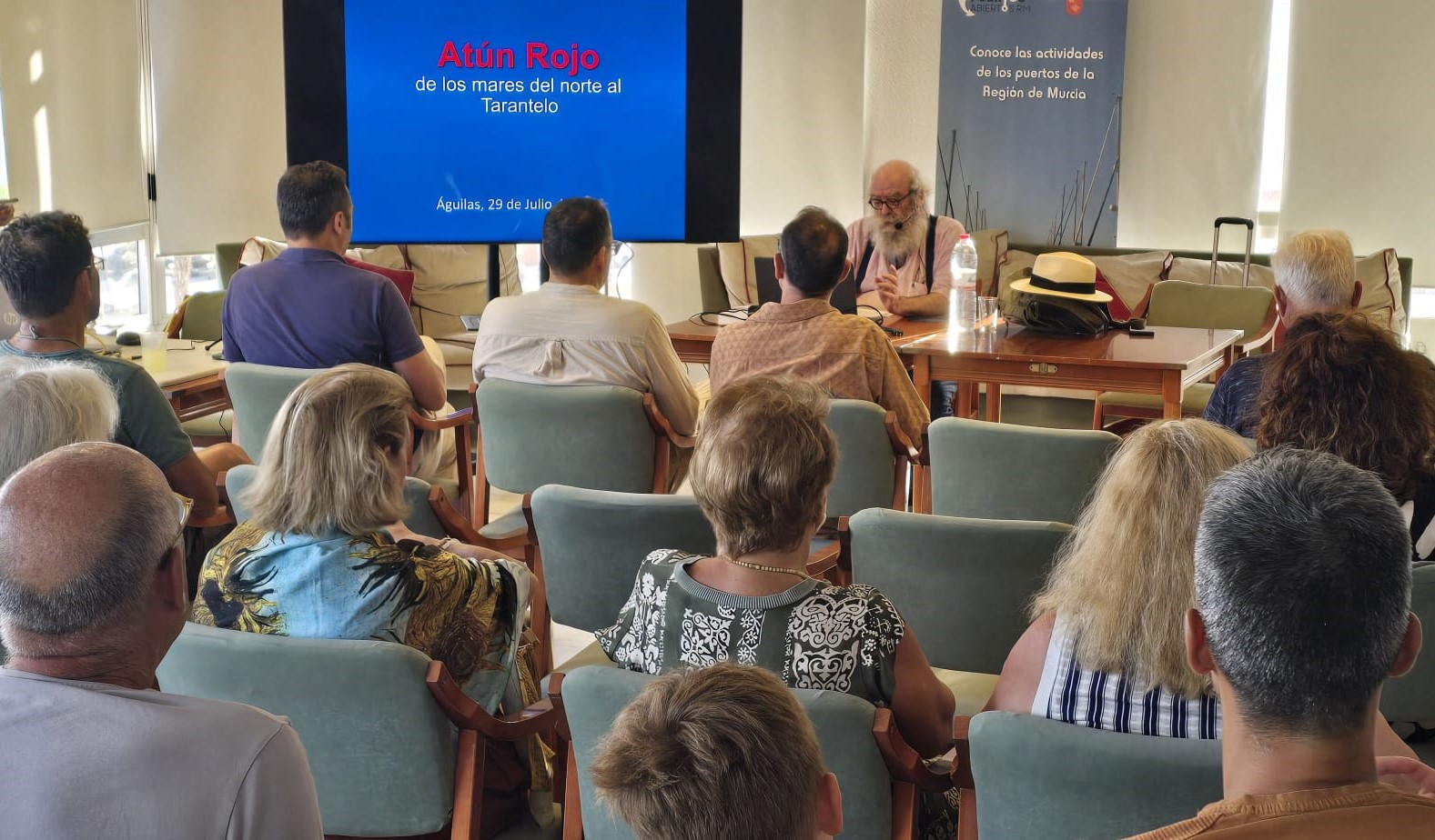 El Club Náutico de Águilas aborda la situación actual del atún rojo en el Mediterráneo en una conferencia de Fernando Canet