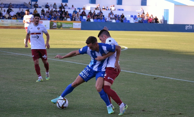 El Águilas empata ante el Alzira y vuelve a ceder dos puntos en la recta final 