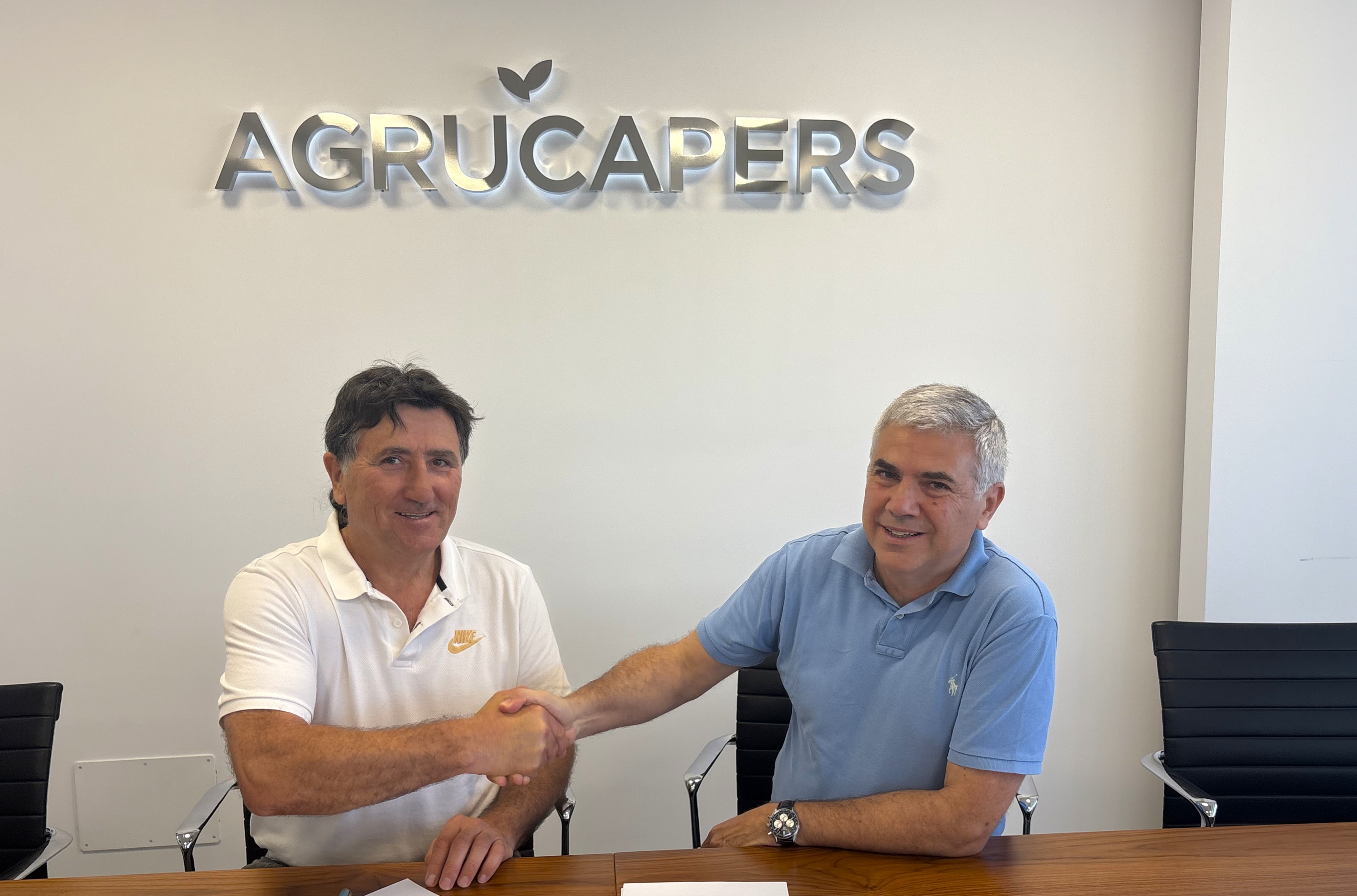 Hosteaguilas y Agrucapers formalizan un convenio de colaboración con condiciones preferentes para los asociados