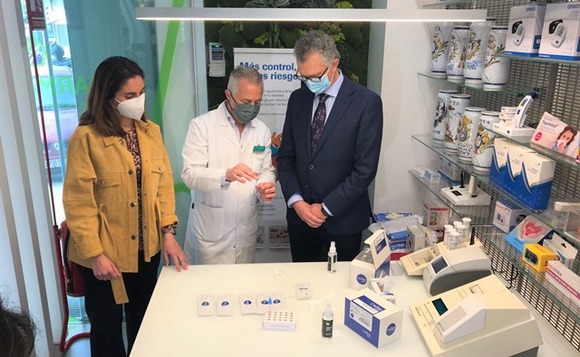 Las farmacias de la Región adheridas podrán emitir el certificado digital covid