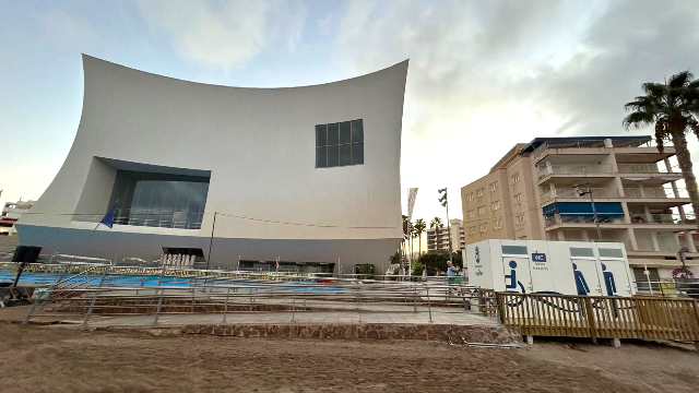 Desde mañana estarán operativos los dos módulos de aseos instalados en la Playa de Las Delicias de Águilas