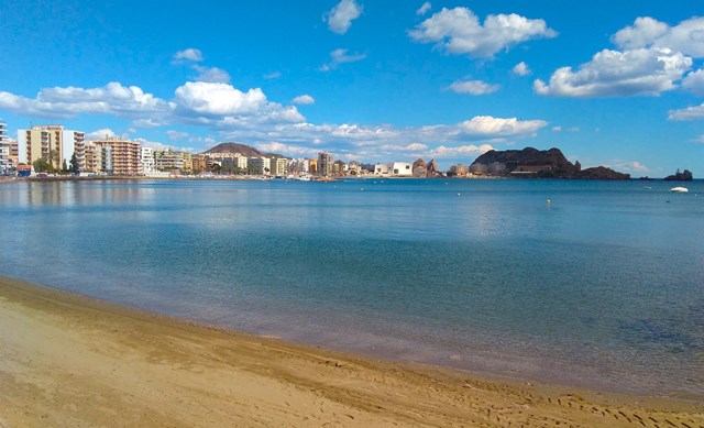 La última analítica de calidad del agua de las playas de Águilas vuelve a dar excelentes resultados