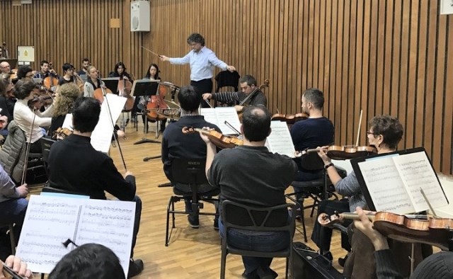 La Sinfónica de la Región actúa con el chelista Juan Pedro Torres y la soprano Teresa Castal en el ciclo de Promúsica de Águilas