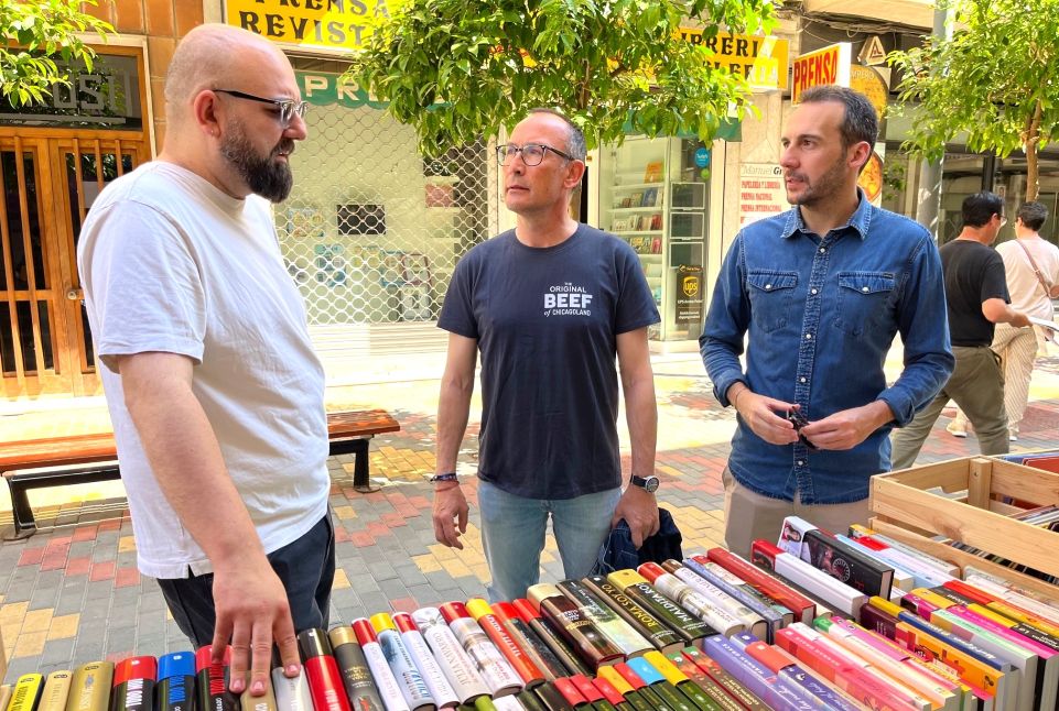 Librerías y autores se dan cita en la Feria del Libro de Águilas