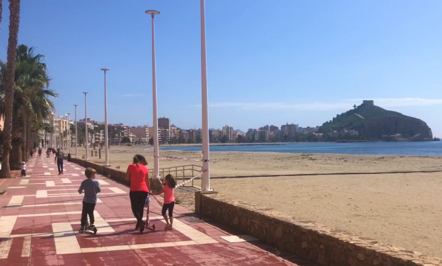 Los niños de Águilas podrán salir desde hoy sin limitaciones de franjas horarias