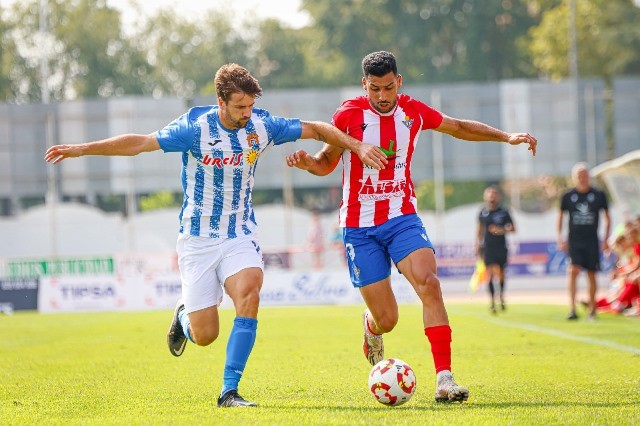 El Águilas cosecha su primera derrota de la temporada, tras perder 2-1 ante el Don Benito con un gol en el tiempo de descuento