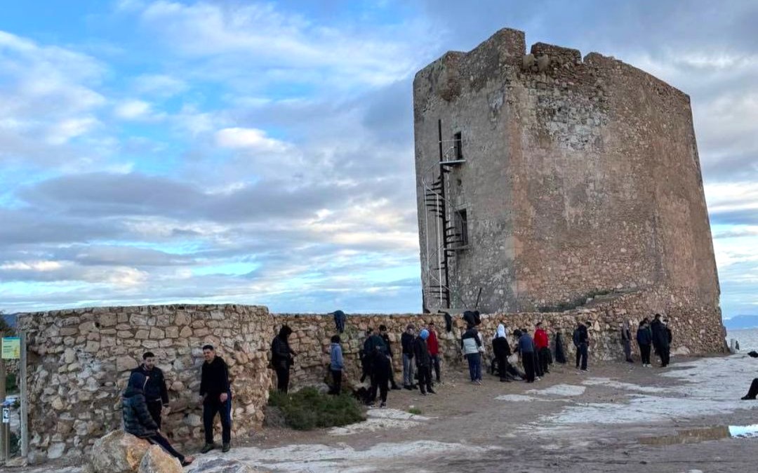Policía Local y Guardia Civil intervienen en la llegada de una treintena de inmigrantes a la costa de Águilas