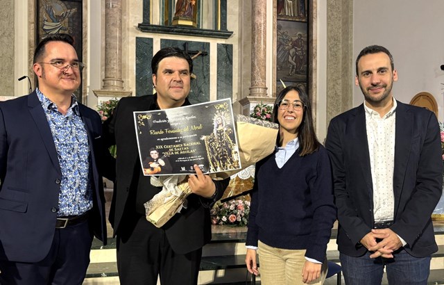 Ricardo Fernández del Moral pone al público en pie en el XIX Certamen Nacional de Saetas Villa de Águilas