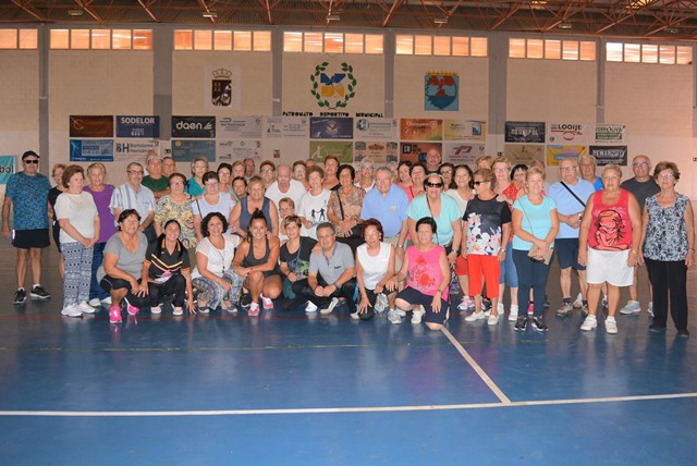 Un centenar de socios del Centro de la Tercera Edad participan en el curso de gerontogimnasia organizado por el Ayuntamiento de Águilas  