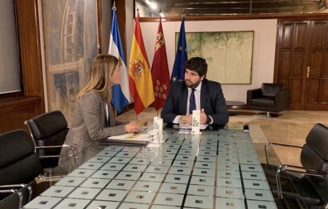 La alcaldesa de Águilas y el presidente de la Región ponen sobre la mesa diferentes asuntos de interés para el municipio  